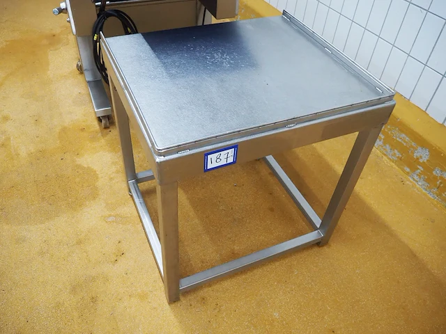 Nn table - afbeelding 1 van  3