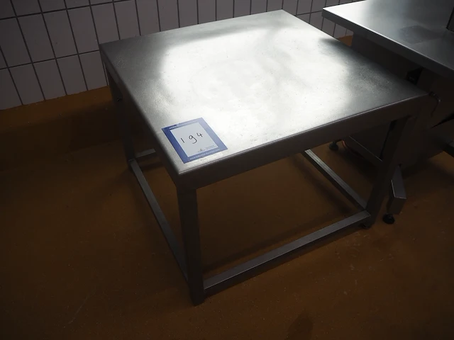 Nn table - afbeelding 2 van  3