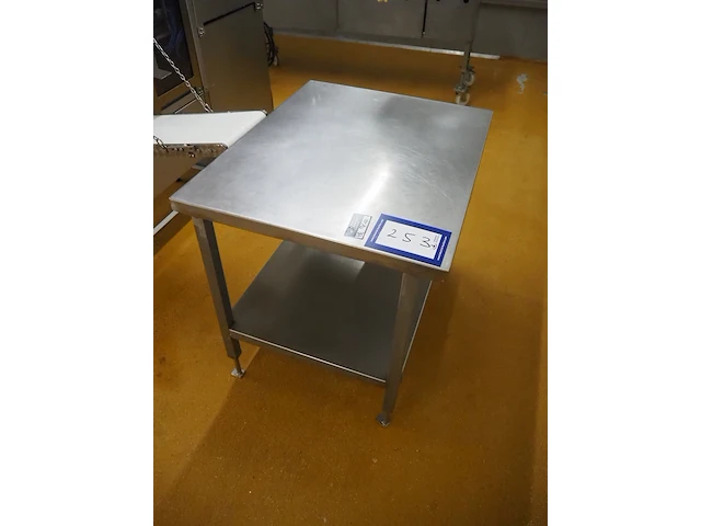 Nn table - afbeelding 2 van  4