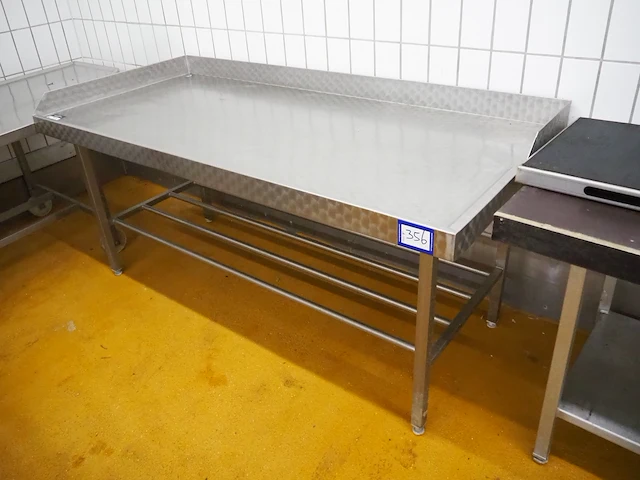 Nn table - afbeelding 1 van  4