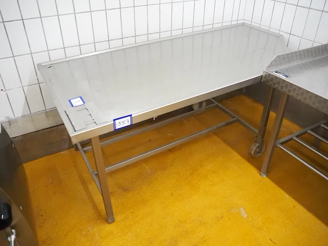 Nn table - afbeelding 1 van  3