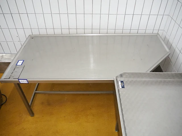 Nn table - afbeelding 2 van  3