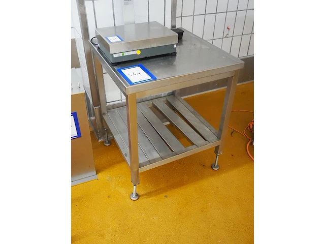 Nn table - afbeelding 1 van  4