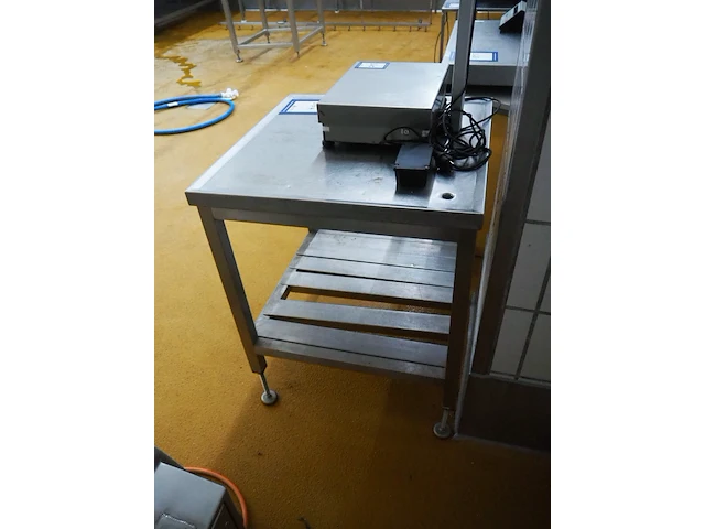 Nn table - afbeelding 3 van  4