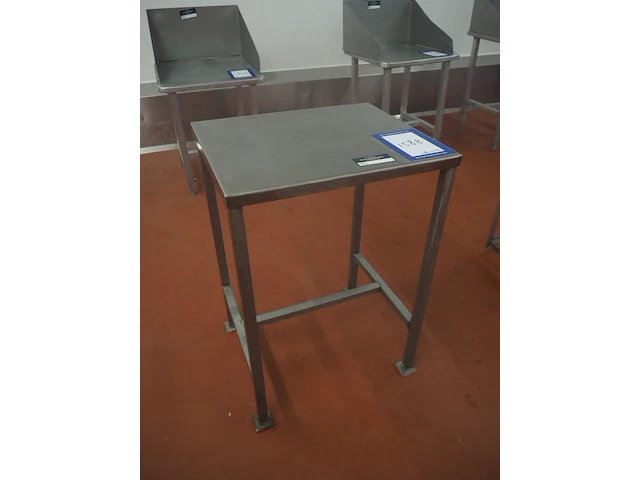 Nn table - afbeelding 1 van  4