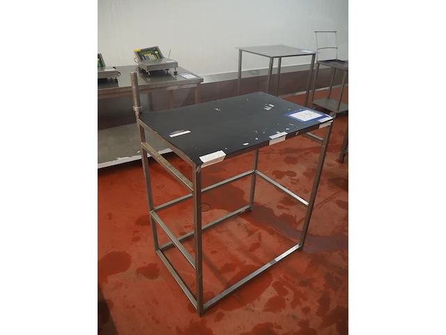 Nn table - afbeelding 1 van  4