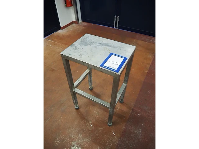 Nn table - afbeelding 1 van  4