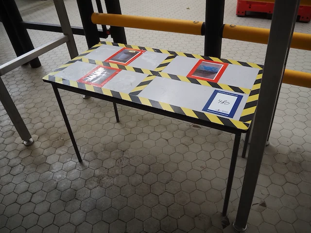 Nn table - afbeelding 1 van  3