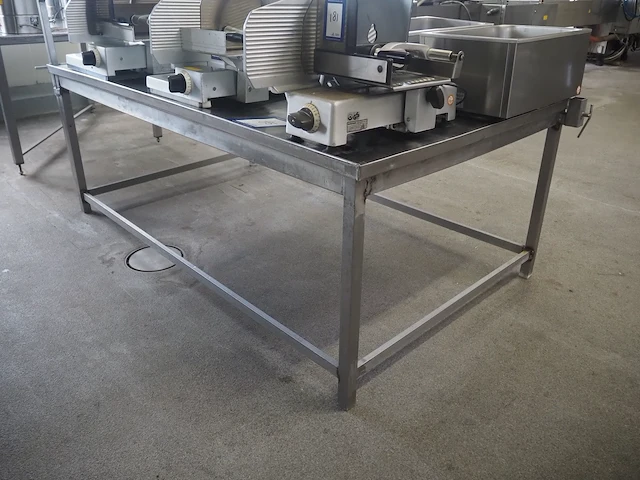 Nn table - afbeelding 2 van  4