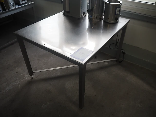 Nn table - afbeelding 1 van  3