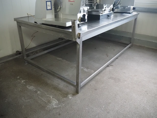 Nn table - afbeelding 1 van  2