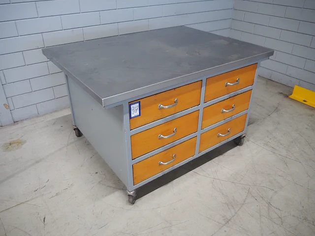 Nn table - afbeelding 1 van  6