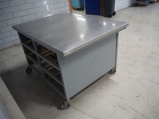 Nn table - afbeelding 3 van  6