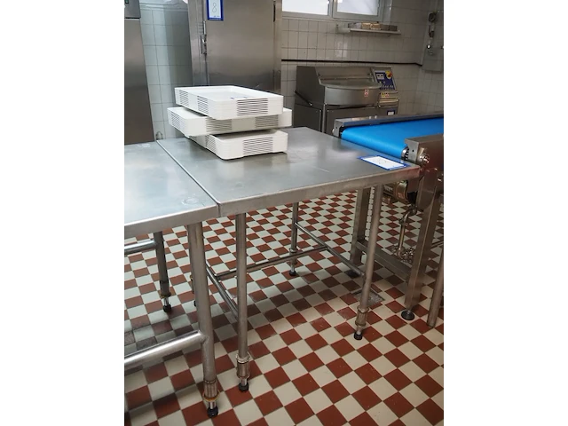 Nn table - afbeelding 1 van  4