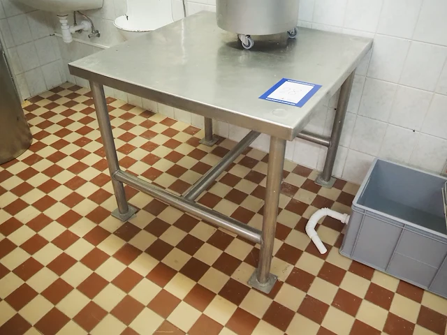 Nn table - afbeelding 1 van  4