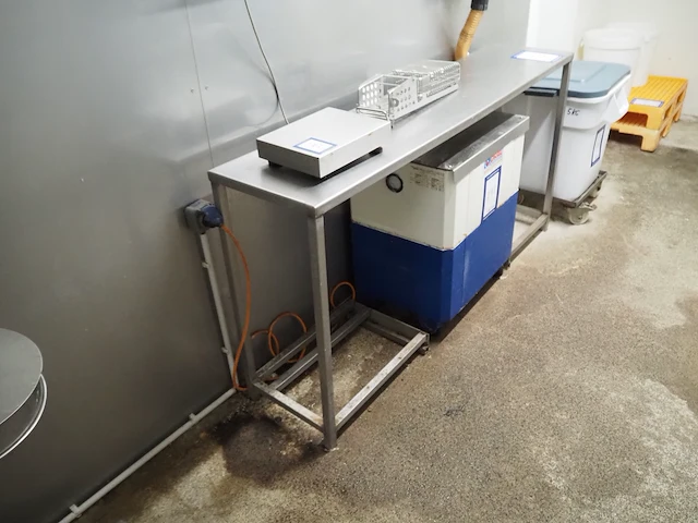 Nn table - afbeelding 1 van  2