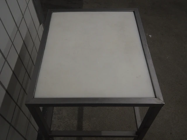 Nn table - afbeelding 4 van  4