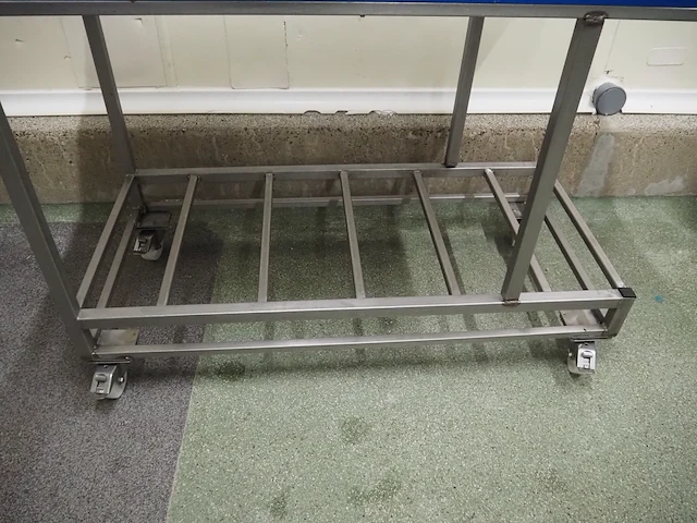 Nn table - afbeelding 3 van  4