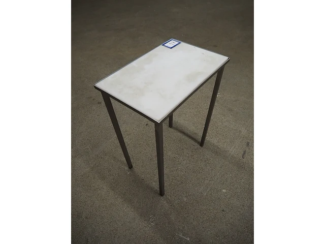 Nn table - afbeelding 3 van  5