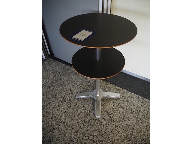 Nn table - afbeelding 1 van  4