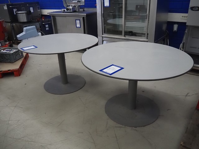 Nn table - afbeelding 1 van  4