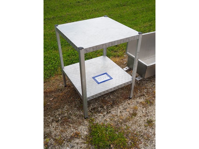 Nn table - afbeelding 1 van  4