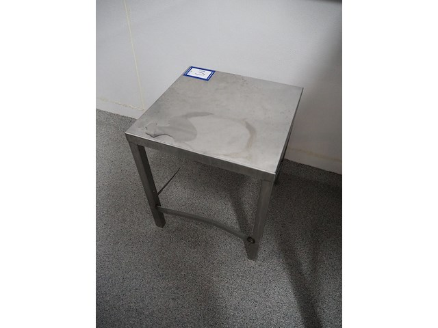 Nn table - afbeelding 1 van  4