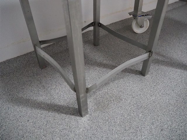 Nn table - afbeelding 4 van  4