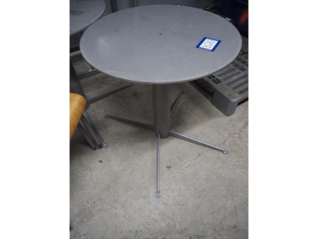 Nn tables and chairs - afbeelding 3 van  6