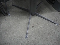 Nn tables and chairs - afbeelding 4 van  6