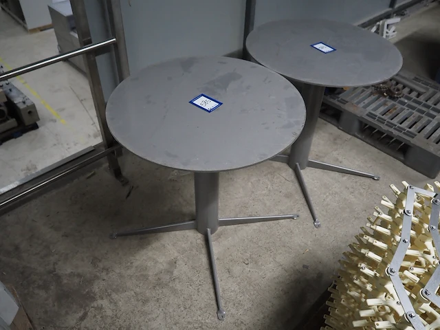 Nn tables - afbeelding 1 van  4