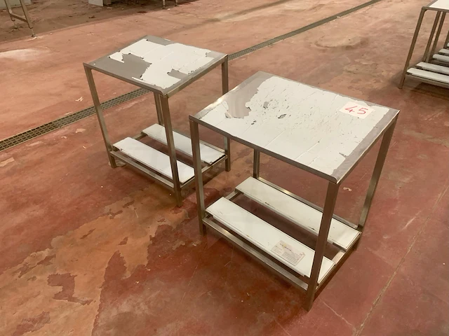 Nn tables - afbeelding 1 van  7