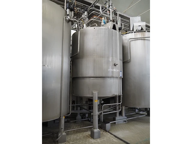 Nn tank with mixer - afbeelding 1 van  7
