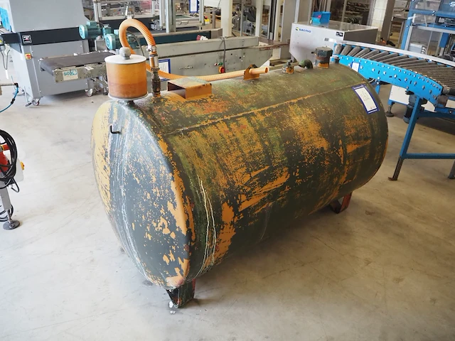 Nn tank - afbeelding 1 van  4