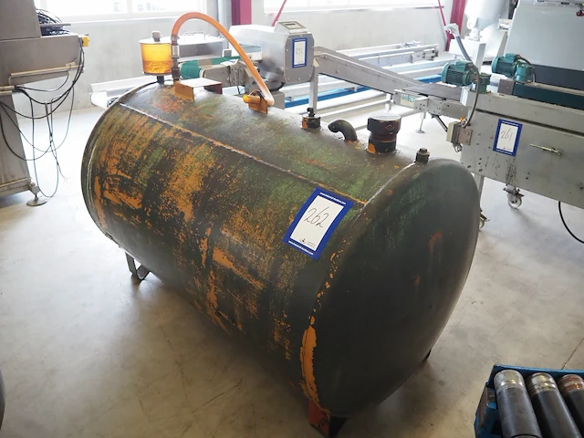 Nn tank - afbeelding 2 van  4