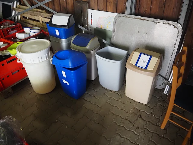 Nn trash cans - afbeelding 1 van  7