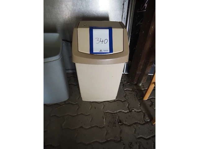 Nn trash cans - afbeelding 3 van  7
