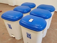 Nn trash cans - afbeelding 1 van  3