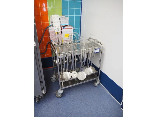 Nn trolley with cooking equipment - afbeelding 1 van  4