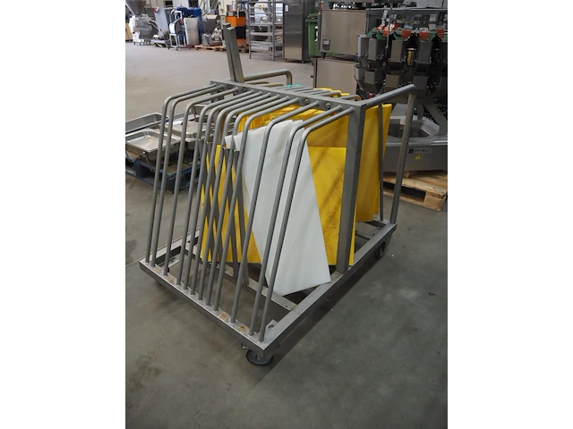 Nn trolley with plates - afbeelding 3 van  6