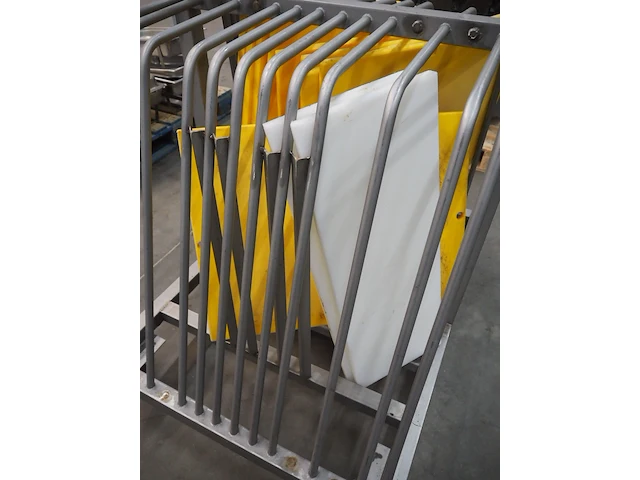 Nn trolley with plates - afbeelding 6 van  6
