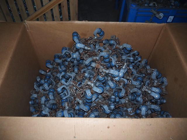 Nn trolleys on chain for tube track - afbeelding 3 van  5