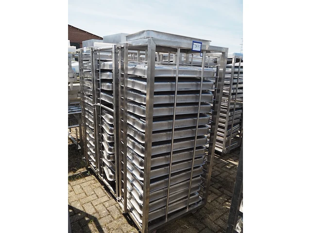 Nn trolleys with bins - afbeelding 1 van  6