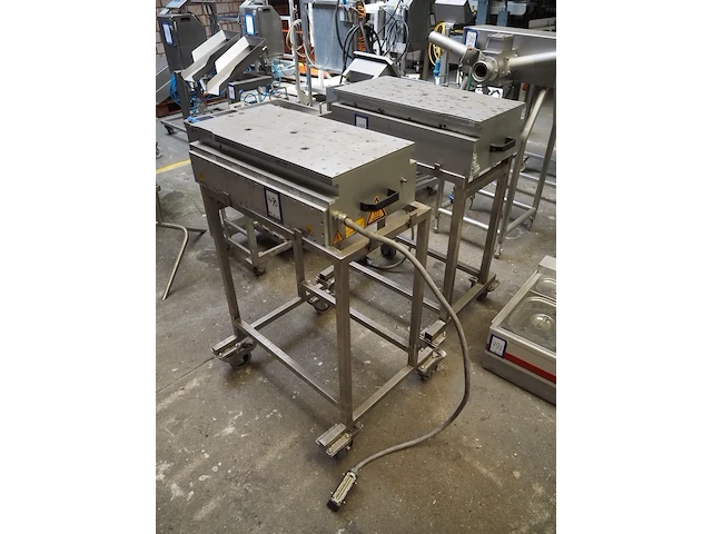 Nn trolleys with dyes - afbeelding 2 van  8