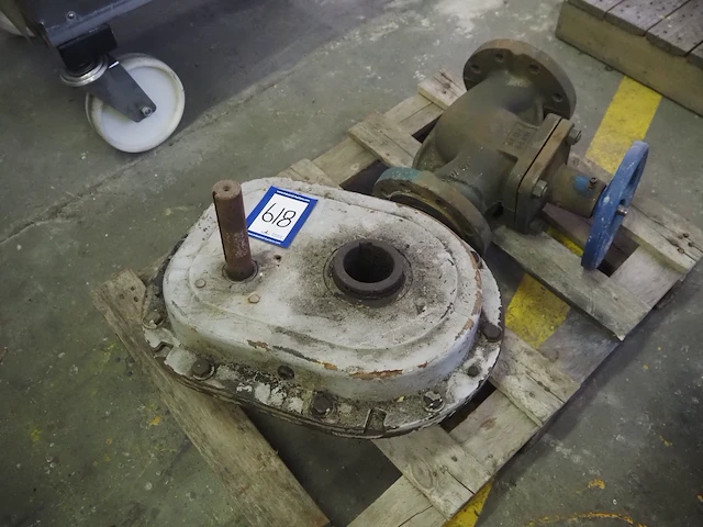 Nn valve and gearbox - afbeelding 1 van  6
