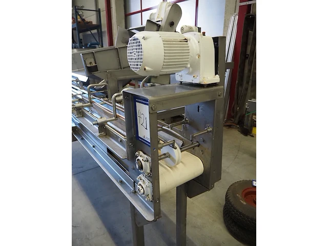 Nn vibrating gutter with sorting belt - afbeelding 16 van  19