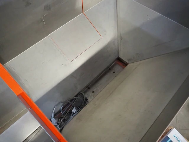 Nn vibrating infeed bunker - afbeelding 3 van  7