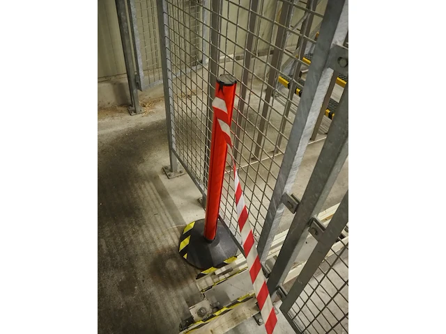 Nn warning poles - afbeelding 3 van  3