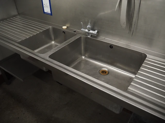 Nn washing table - afbeelding 3 van  5