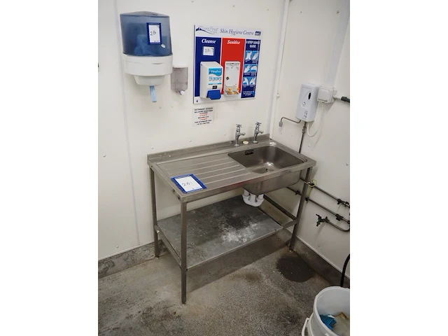 Nn washing table - afbeelding 1 van  7